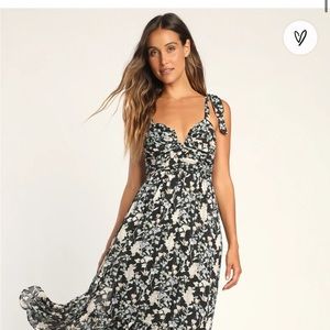 Lulus Lush Loveliness Black Floral dress size small